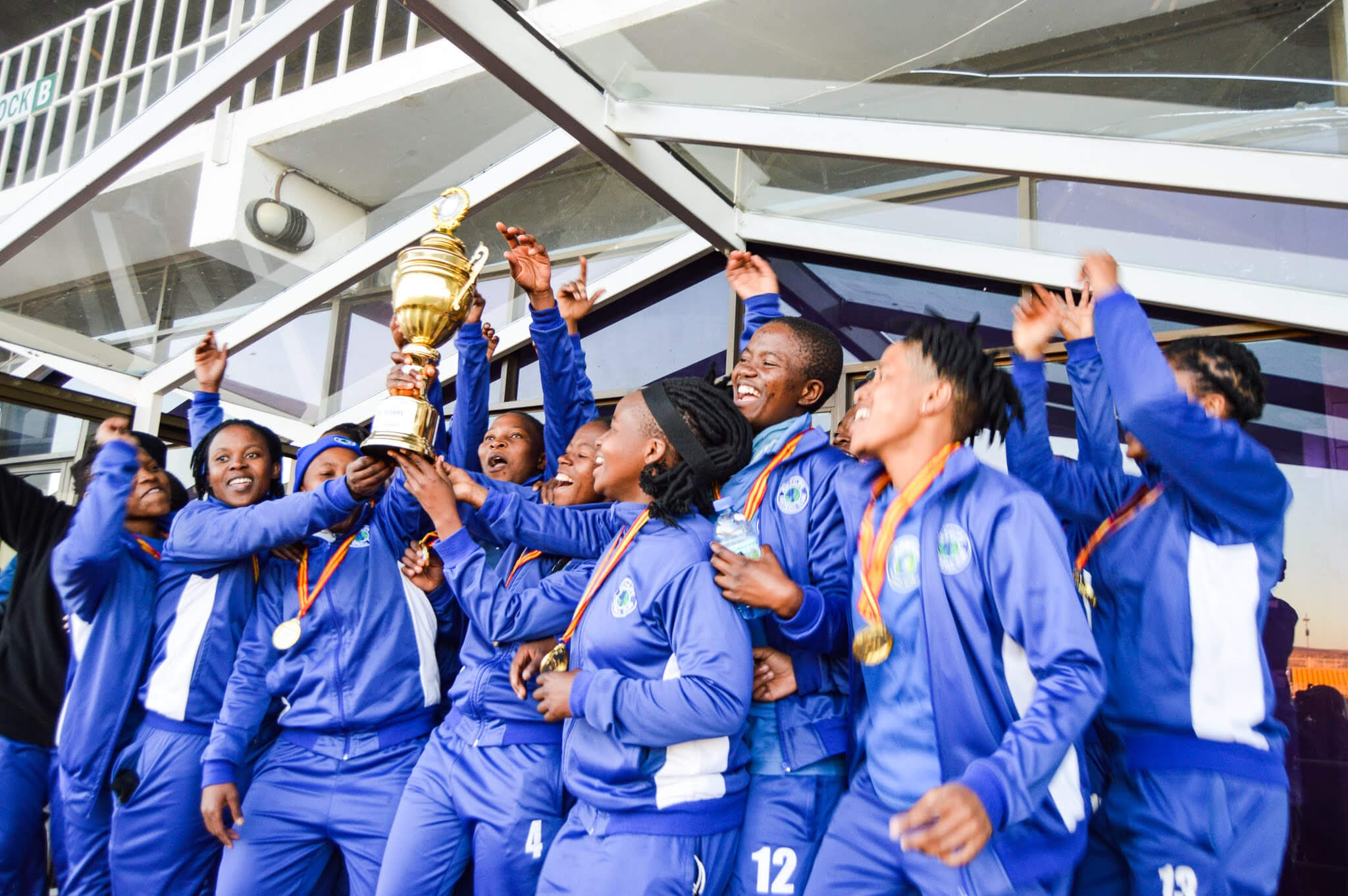 WOMEN-S-TEAM-CELEBRATION-SUPER-LEAGUE-CUP-(1)